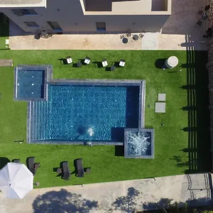 https://orion-eco-suites.rethymnohotels.net