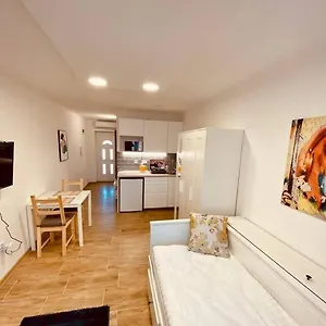 https://harmony-peace-central-szeged-2.szeged-hotels.com